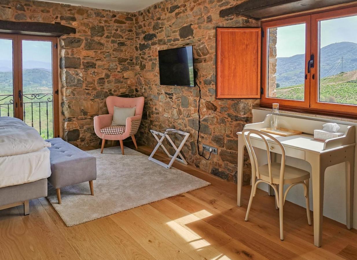 Boutique Finca Esencial Вилафранка дел Биерсо Екстериор снимка