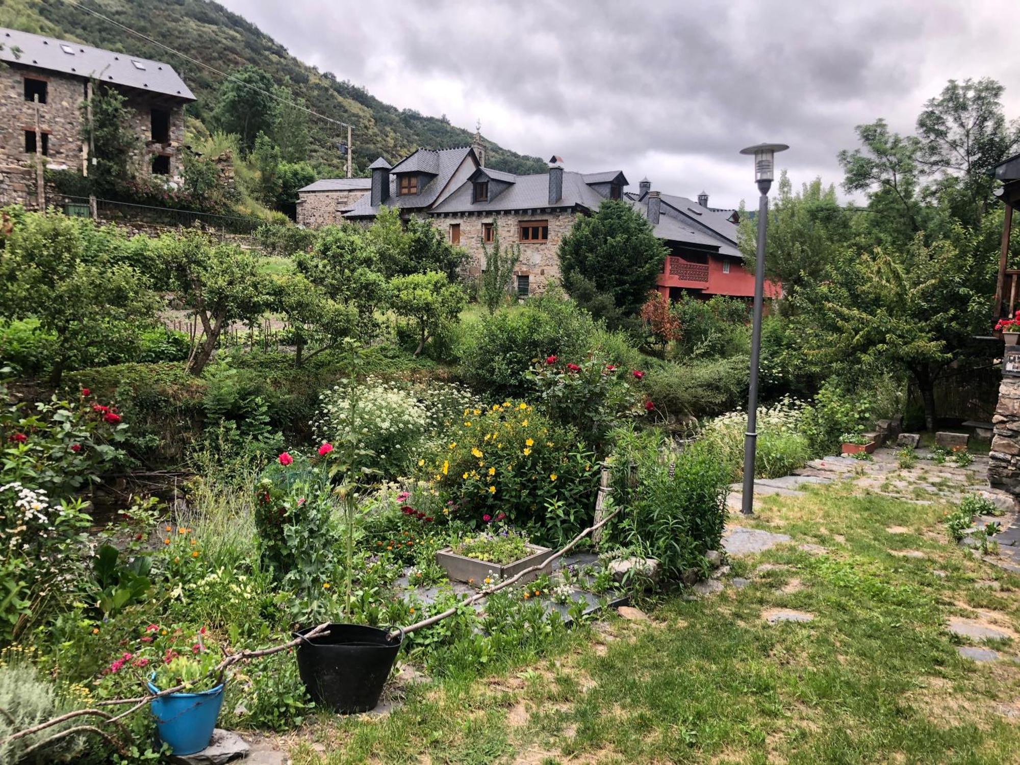Boutique Finca Esencial Вилафранка дел Биерсо Екстериор снимка