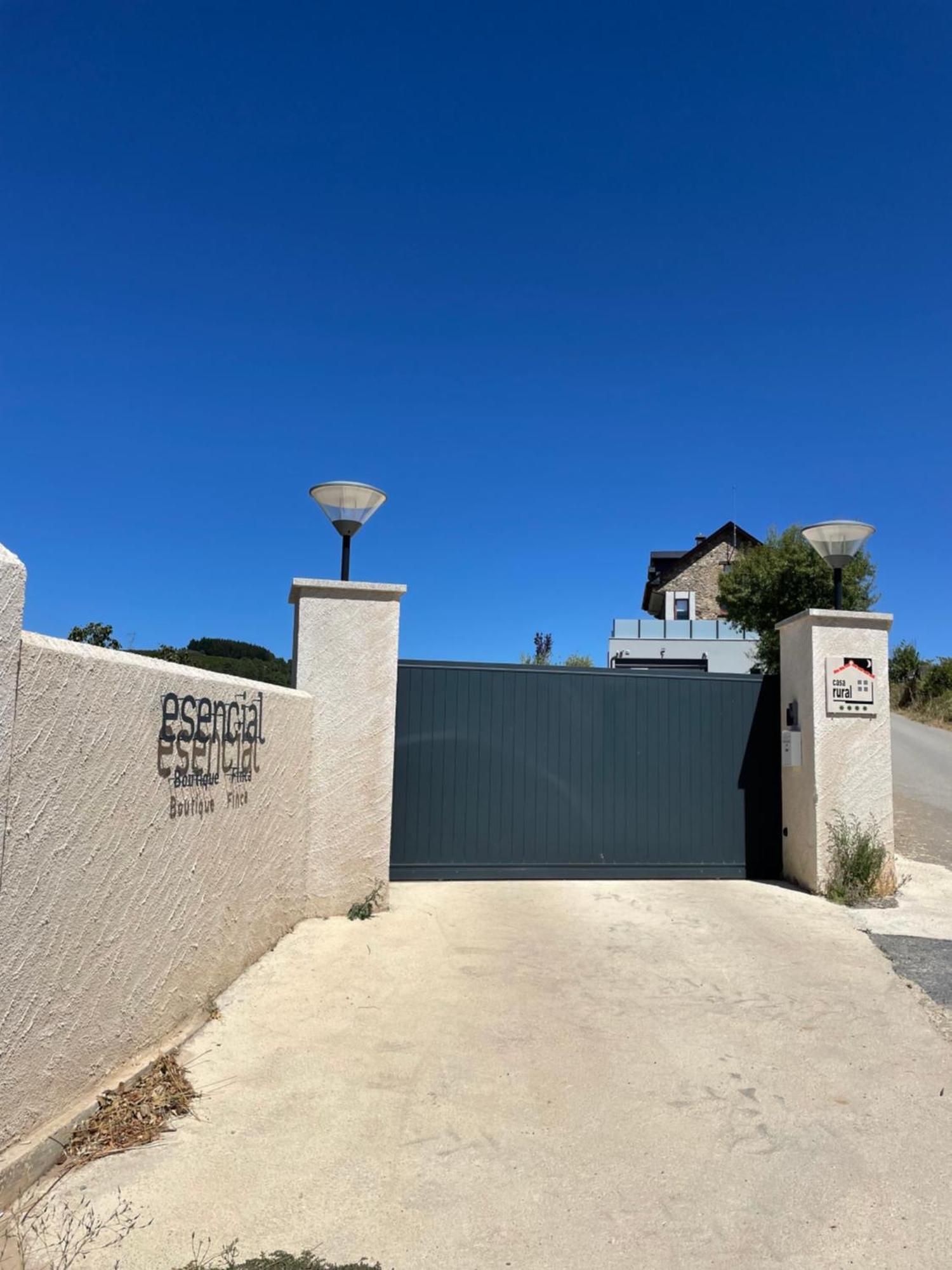 Boutique Finca Esencial Вилафранка дел Биерсо Екстериор снимка